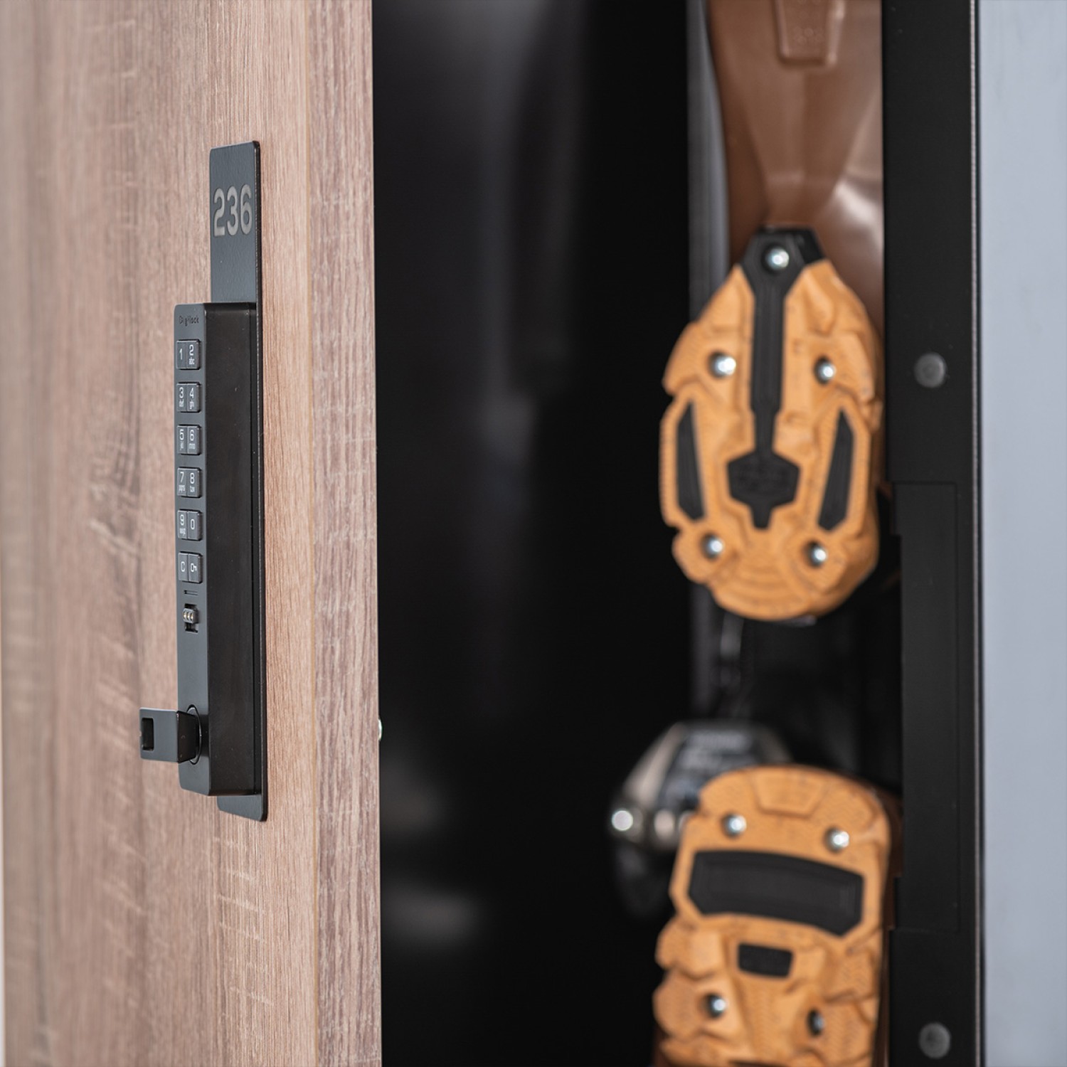 DEPOT LOCKERS PRIVATE