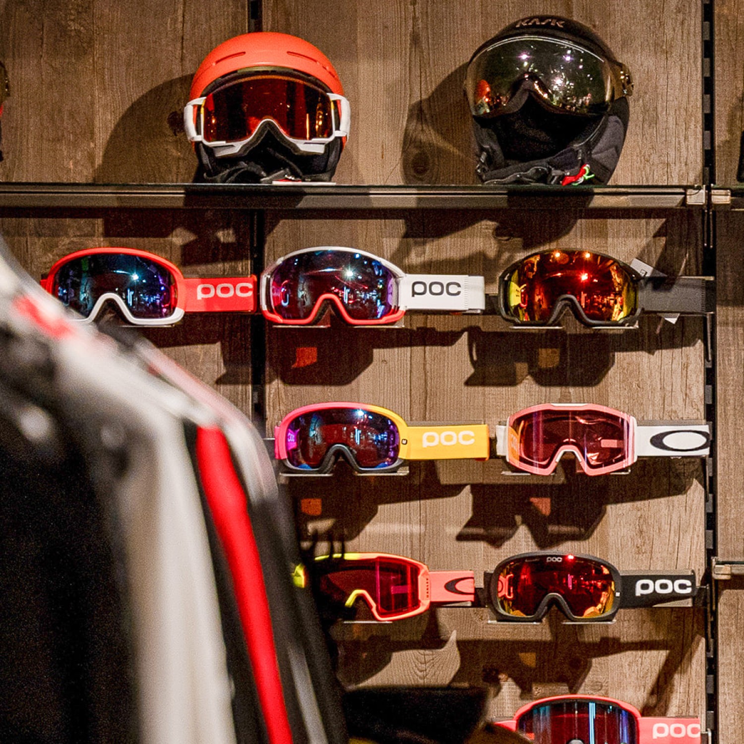 SHOP DISPLAY_ GOGGLES
