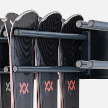 GRIP OF SKIS_  NEW FORK SYSTEM