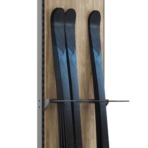 SHOP DISPLAY_ SKIS